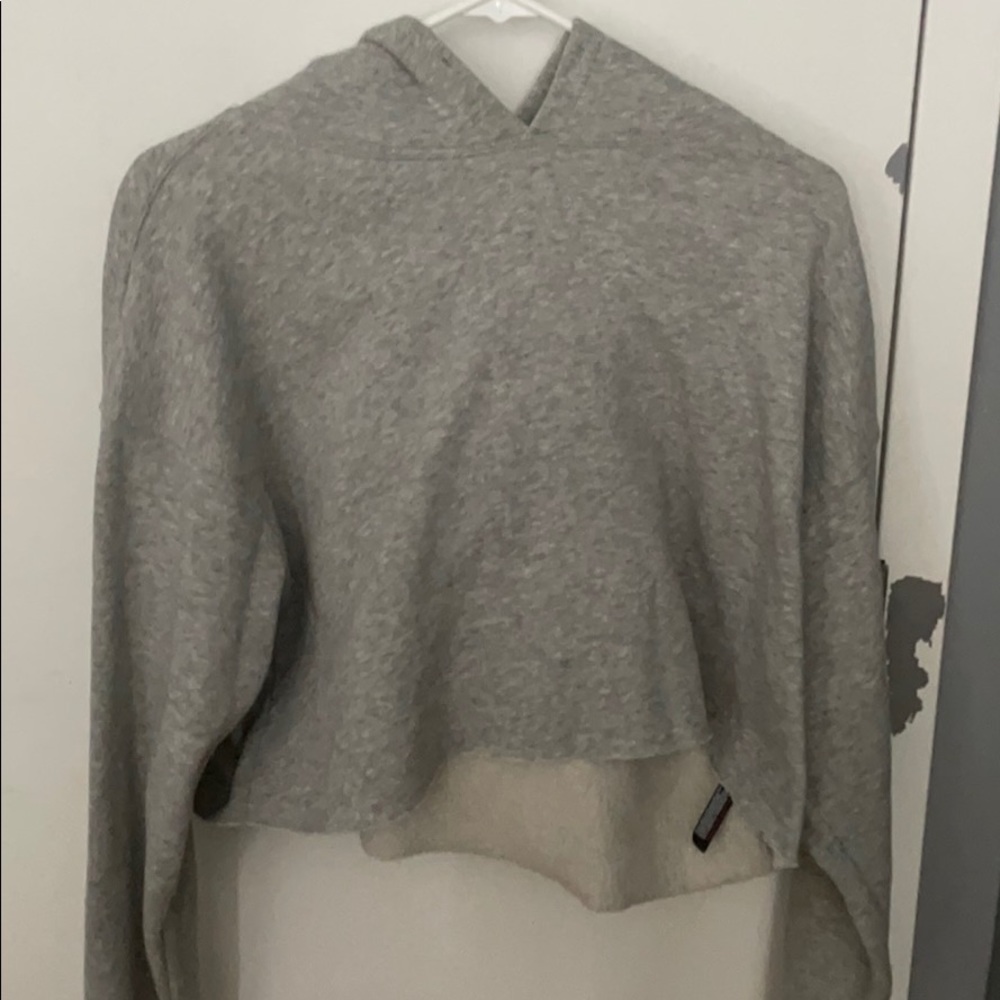 Cropped Hoodie Raw Hem